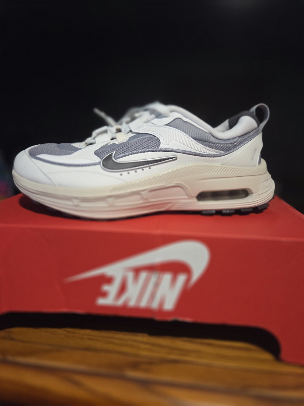 Nike Women's White & Gray Air Max-Bliss NN Style Athletic Sneakers SZ 9